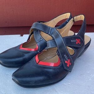 Fidji Black & Red Pumps Closed Toe Handmade in Portugal Size 35/4.5US